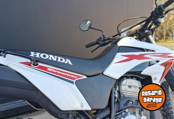 Motos - Honda Honda tornado 250 2023 Nafta 6000Km - En Venta