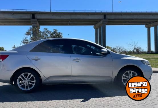 Autos - Kia SERATO 1.6 FORTE 2011 Nafta 112000Km - En Venta