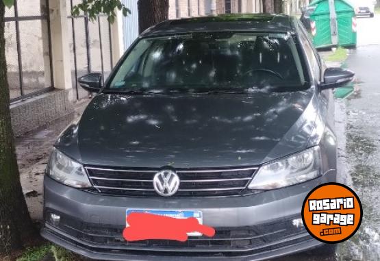 Autos - Volkswagen Vento Confortline DGS 2017 Nafta 124000Km - En Venta