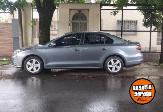 Autos - Volkswagen Vento Confortline DGS 2017 Nafta 124000Km - En Venta