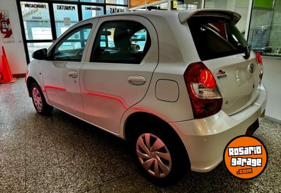 Autos - Toyota ETIOS X 2023 Nafta 60000Km - En Venta