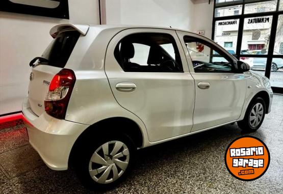 Autos - Toyota ETIOS X 2023 Nafta 60000Km - En Venta