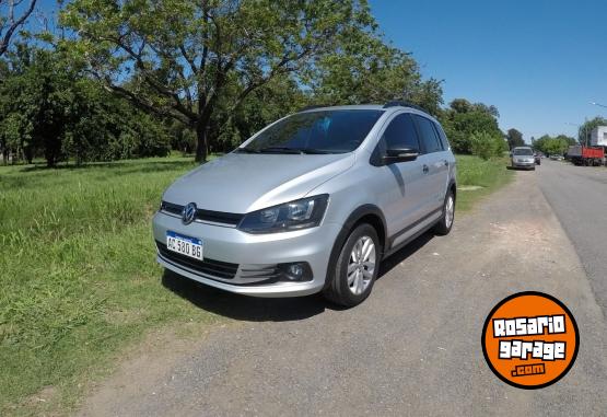 Autos - Volkswagen Suran Track 2017 Nafta 96000Km - En Venta