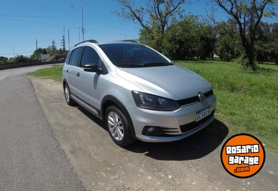 Autos - Volkswagen Suran Track 2017 Nafta 96000Km - En Venta