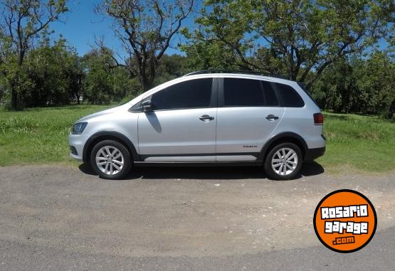 Autos - Volkswagen Suran Track 2017 Nafta 96000Km - En Venta