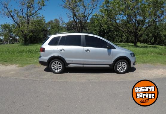 Autos - Volkswagen Suran Track 2017 Nafta 96000Km - En Venta