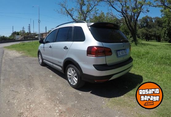 Autos - Volkswagen Suran Track 2017 Nafta 96000Km - En Venta