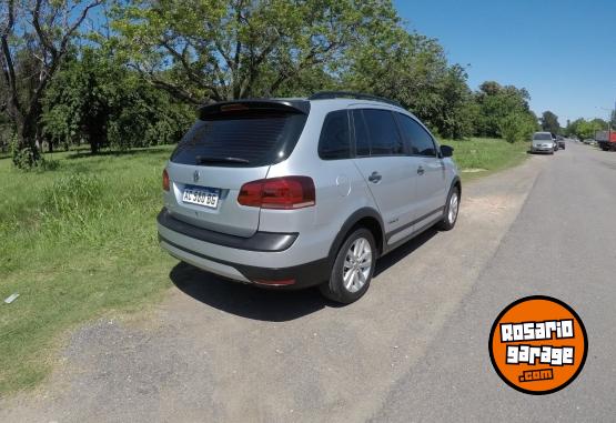 Autos - Volkswagen Suran Track 2017 Nafta 96000Km - En Venta