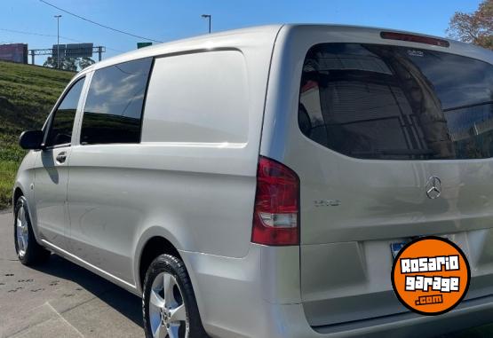 Utilitarios - Mercedes Benz Vito 2022 Diesel 10500Km - En Venta