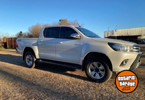 Camionetas - Toyota SRV 4x4 2017 Diesel 145000Km - En Venta