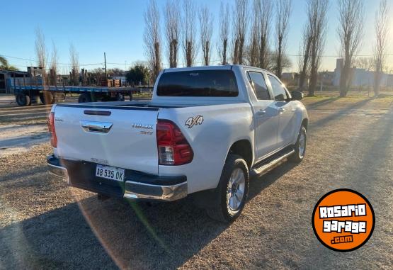 Camionetas - Toyota SRV 4x4 2017 Diesel 145000Km - En Venta