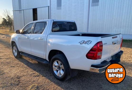 Camionetas - Toyota SRV 4x4 2017 Diesel 145000Km - En Venta