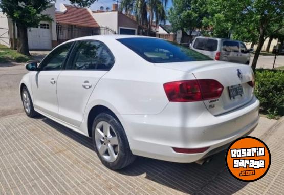 Autos - Volkswagen Luxury 2.5 2011 Nafta 126000Km - En Venta