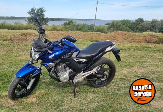 Motos - Honda CB250 twister 2022 Nafta 5000Km - En Venta