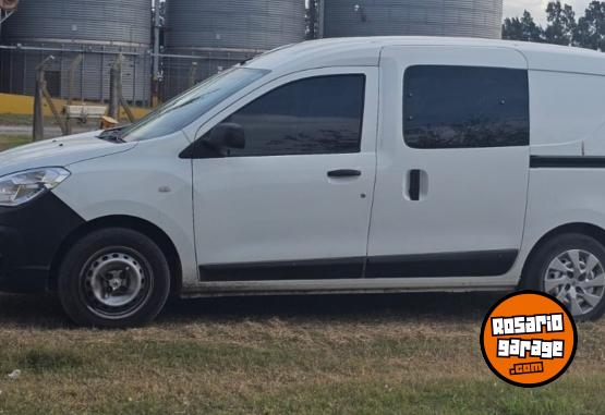 Utilitarios - Renault Kangoo diesel 5 asientos 2020 Diesel 63000Km - En Venta