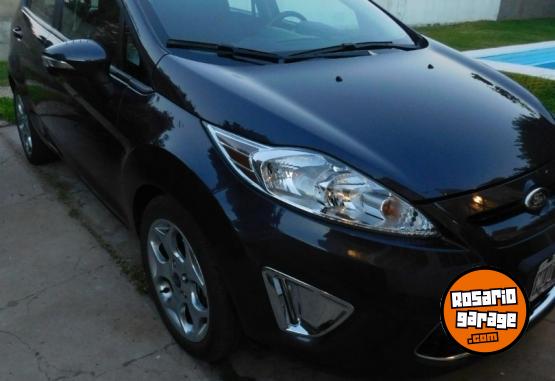 Autos - Ford Fiesta Kinetic Titanium 2013 Nafta 65000Km - En Venta