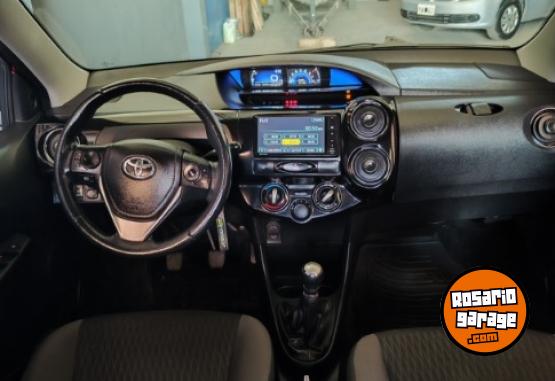 Autos - Toyota Etios 2018 Nafta 80000Km - En Venta