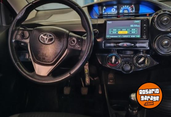 Autos - Toyota Etios 2018 Nafta 80000Km - En Venta