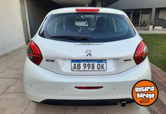 Autos - Peugeot 208 2017 Nafta 99000Km - En Venta