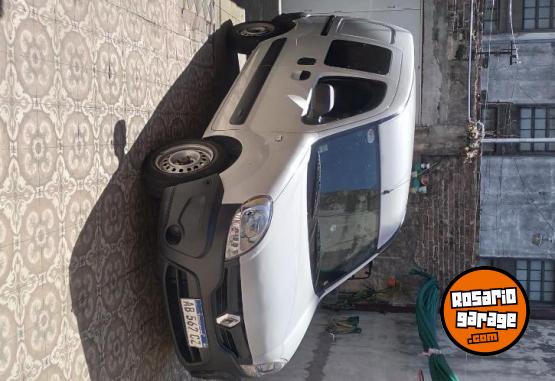 Utilitarios - Renault Kangoo 2017 GNC 132000Km - En Venta