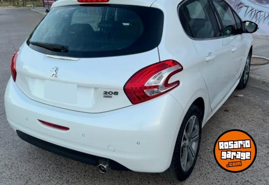 Autos - Peugeot 208 Pack Cuir 2015 Nafta 110000Km - En Venta