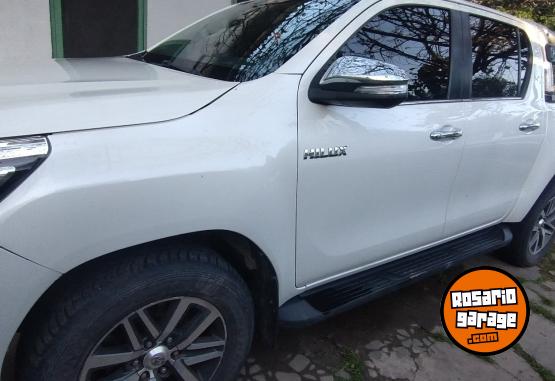 Camionetas - Toyota Hilux srx 2017 Diesel 166000Km - En Venta