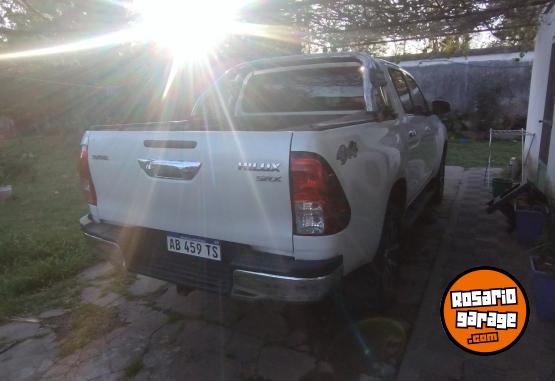 Camionetas - Toyota Hilux srx 2017 Diesel 166000Km - En Venta