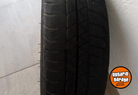 Accesorios para Autos - LLANTA MAS CUBIERTA PIRELLI 175/65/14 LIQUIDOOO!! - En Venta