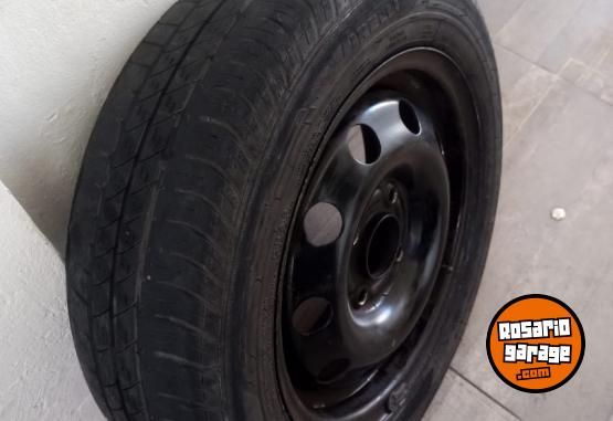 Accesorios para Autos - LLANTA MAS CUBIERTA PIRELLI 175/65/14 LIQUIDOOO!! - En Venta