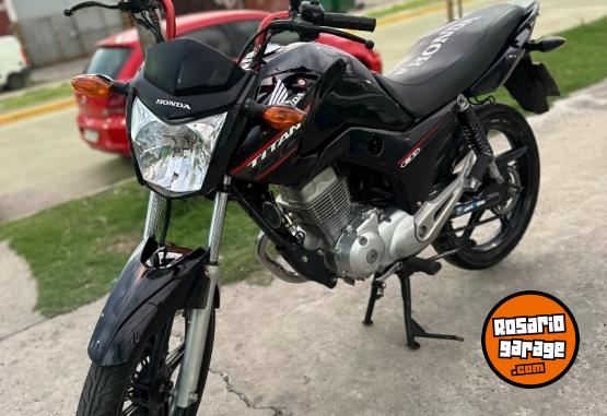 Motos - Honda New titan 2020 Nafta 20000Km - En Venta