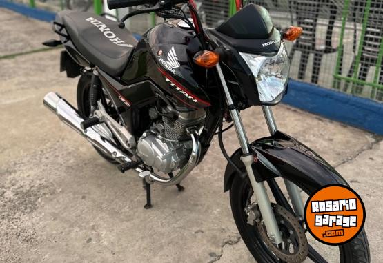 Motos - Honda New titan 2020 Nafta 20000Km - En Venta