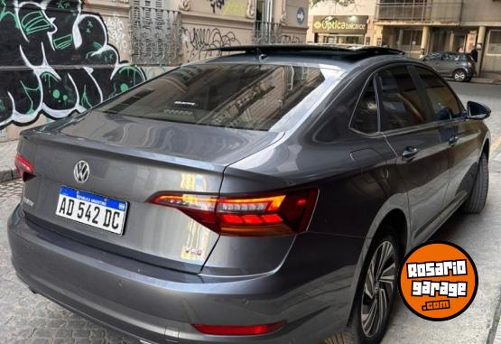 Autos - Volkswagen Vento 2019 Nafta 73000Km - En Venta