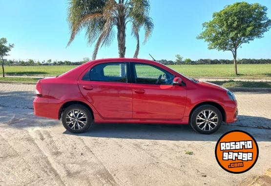 Autos - Toyota Etios xls 2018 Nafta 100000Km - En Venta