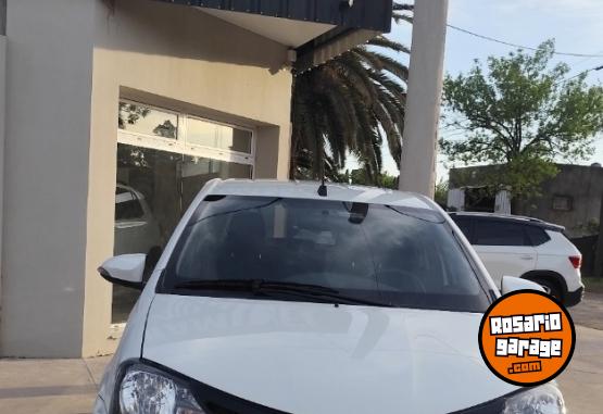 Autos - Toyota ETIOS XLS 2019 Nafta 54000Km - En Venta