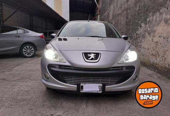 Autos - Peugeot 207 2010 Nafta 79000Km - En Venta