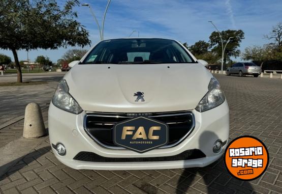 Autos - Peugeot 208 ALLURE NAV 2014 Nafta 119000Km - En Venta