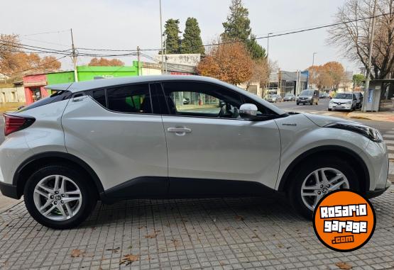 Autos - Toyota CHR HEC 1.8 ECVT 2023 Electrico / Hibrido 0Km - En Venta