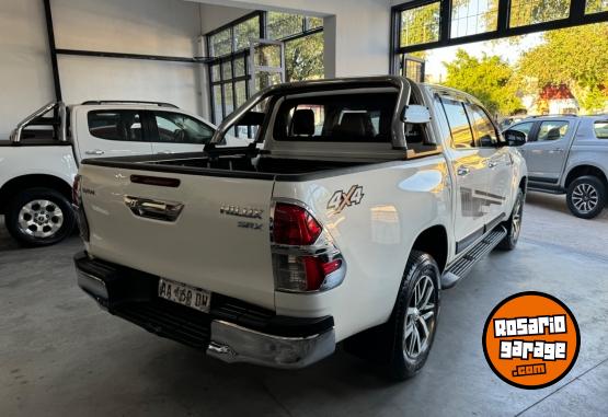 Camionetas - Toyota Hilux SRX 2016 Diesel 109000Km - En Venta