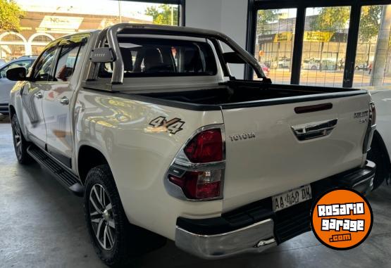 Camionetas - Toyota Hilux SRX 2016 Diesel 109000Km - En Venta