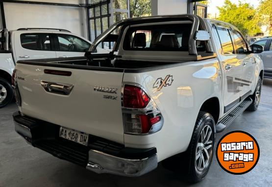 Camionetas - Toyota Hilux SRX 2016 Diesel 109000Km - En Venta