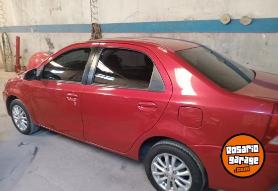 Autos - Toyota Etios 2015 Nafta 92000Km - En Venta