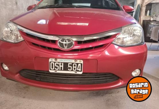 Autos - Toyota Etios 2015 Nafta 92000Km - En Venta