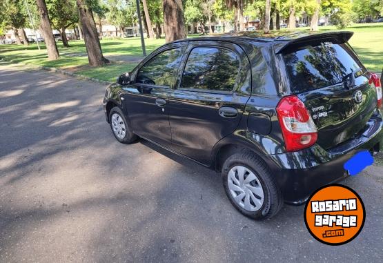 Autos - Toyota Etios 2023 Nafta 12000Km - En Venta