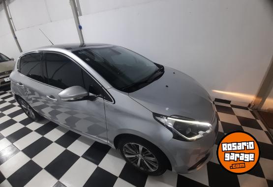 Autos - Peugeot 208 2017 Nafta 89000Km - En Venta