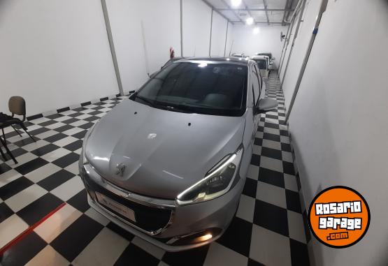 Autos - Peugeot 208 2017 Nafta 89000Km - En Venta