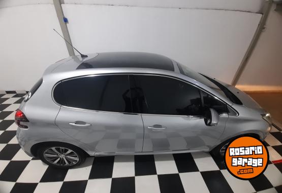 Autos - Peugeot 208 2017 Nafta 89000Km - En Venta