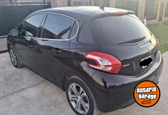 Autos - Peugeot 208 2016 Nafta 130000Km - En Venta