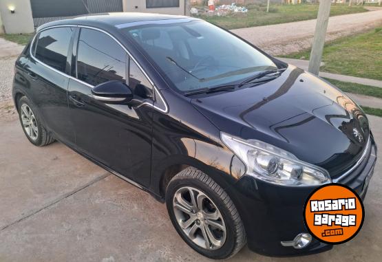 Autos - Peugeot 208 2016 Nafta 130000Km - En Venta