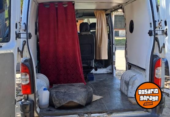 Utilitarios - Renault Master 2011 Diesel 235000Km - En Venta