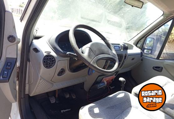 Utilitarios - Renault MASTER DCI 120 CHASIS 2007 Diesel 300000Km - En Venta